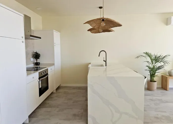 アパート Romantic Escape - Private Jacuzzi And Wow Seaview *