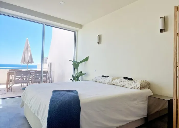 Romantic Escape - Private Jacuzzi And Wow Seaview アパート ラゴス